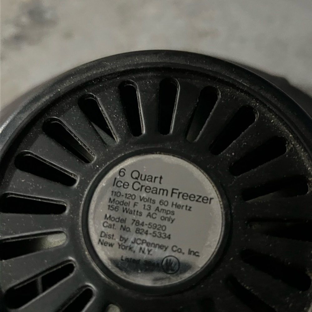 Vintage 6qt Ice Cream Freezer